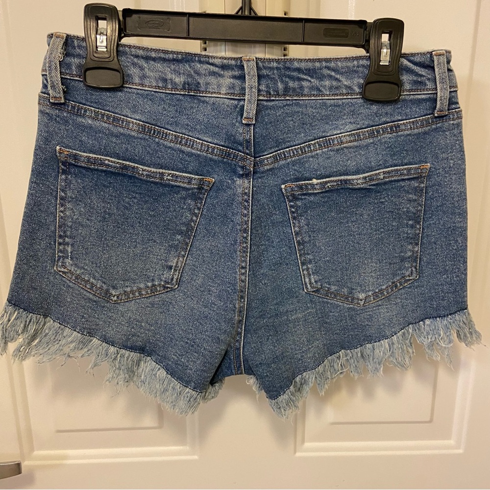 Frayed Hem Jean Shorts - Picture 6 of 13